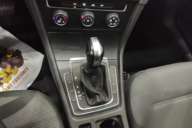 Used Volkswagen Golf 2019 1.6L Automatic Comfort Model China V Standard Gear Lever