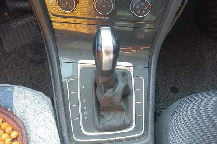 Used Volkswagen Golf 2019 1.6L Automatic Comfort Model China V Standard Gear Lever