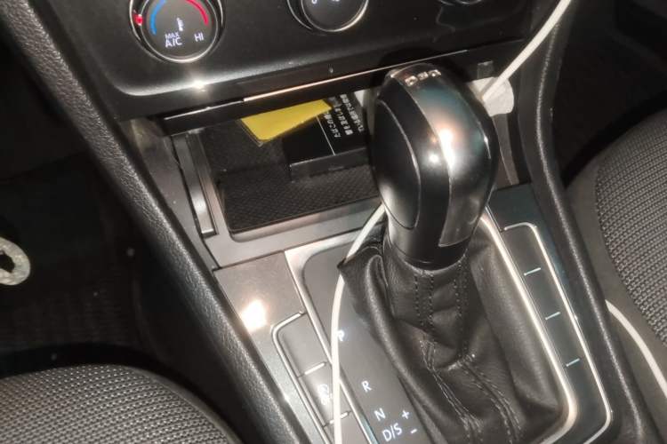 Used Volkswagen Golf 2019 280TSI DSG Comfort Version China V Standard Gear Lever