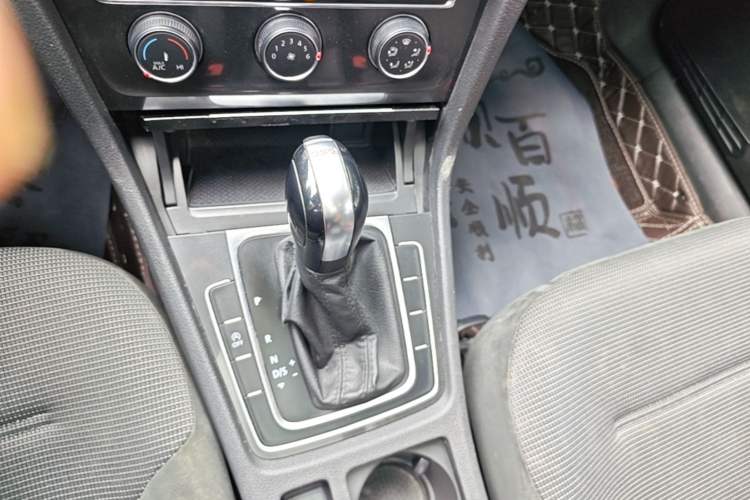 Used Volkswagen Golf 2019 280TSI DSG Comfort Version China V Standard Gear Lever