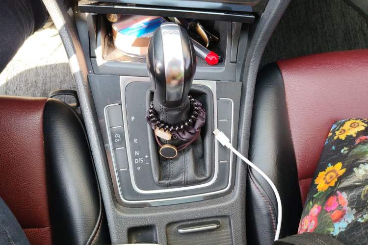 Used Volkswagen Golf 2019 200TSI DSG Comfort & Ambition Edition China VI Standard Gear Lever