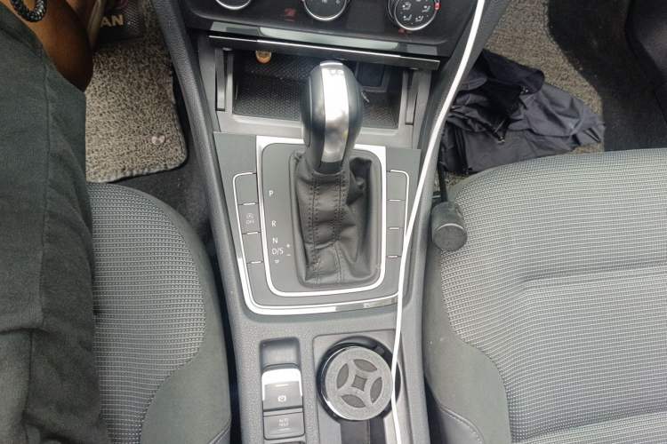 Used Volkswagen Golf 2019 280TSI DSG Comfort Version China VI Standard Gear Lever