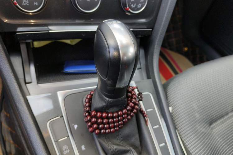 Used Volkswagen Golf 2019 280TSI DSG Comfort Version China VI Standard Gear Lever