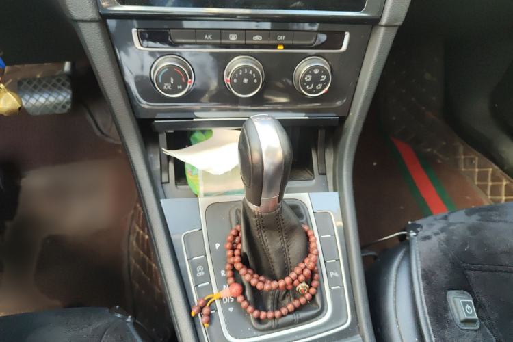 Used Volkswagen Golf 2019 1.8TSI Travel Edition Gear Lever