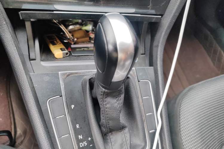 Used Volkswagen Golf 2019 1.6L Automatic Comfort Model China V Standard Gear Lever