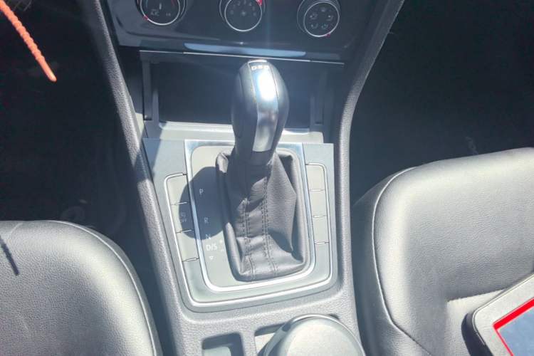 Used Volkswagen Golf 2019 280TSI DSG Comfort Version China VI Standard Gear Lever