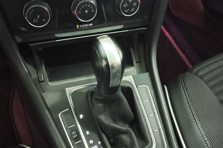 Used Volkswagen Golf 2019 280TSI DSG Comfort Version China V Standard Gear Lever