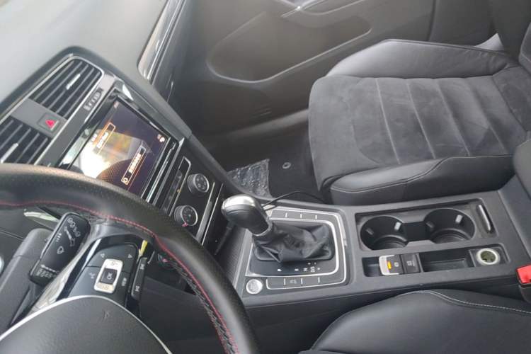 Used Volkswagen Golf 2019 280TSI DSG Luxury Version China VI Standard Gear Lever