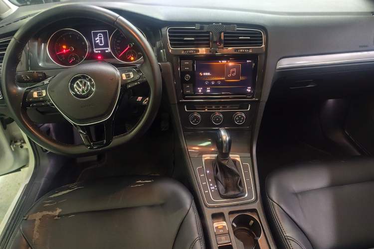Used Volkswagen Golf 2019 1.6L Automatic Comfort Model China V Standard Gear Lever