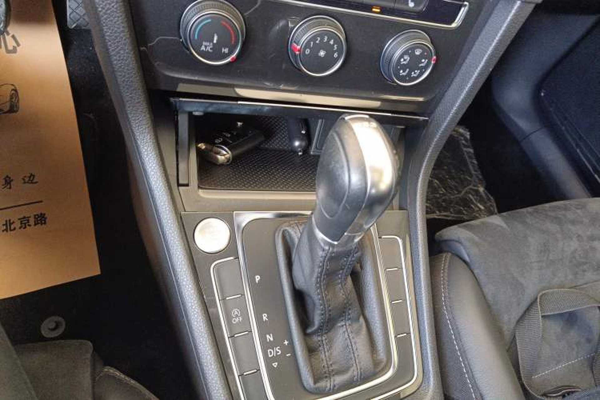 Used Volkswagen Golf 2019 280TSI DSG Luxury Version China VI Standard Gear Lever