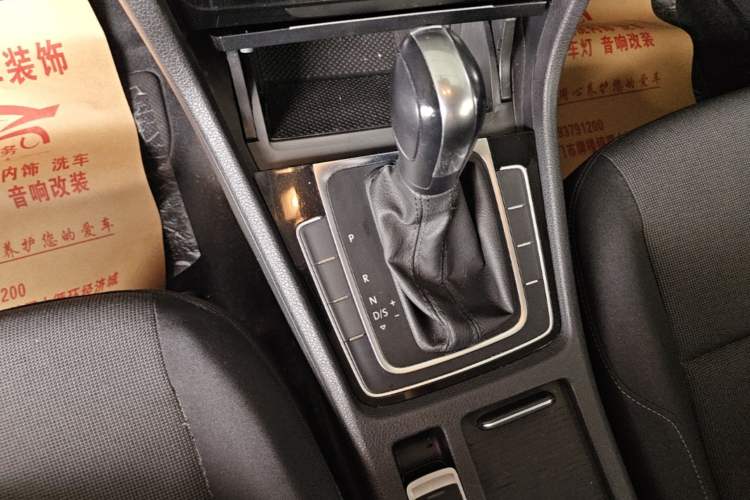 Used Volkswagen Golf 2019 1.6L Automatic Fashion Model China V Standard Gear Lever