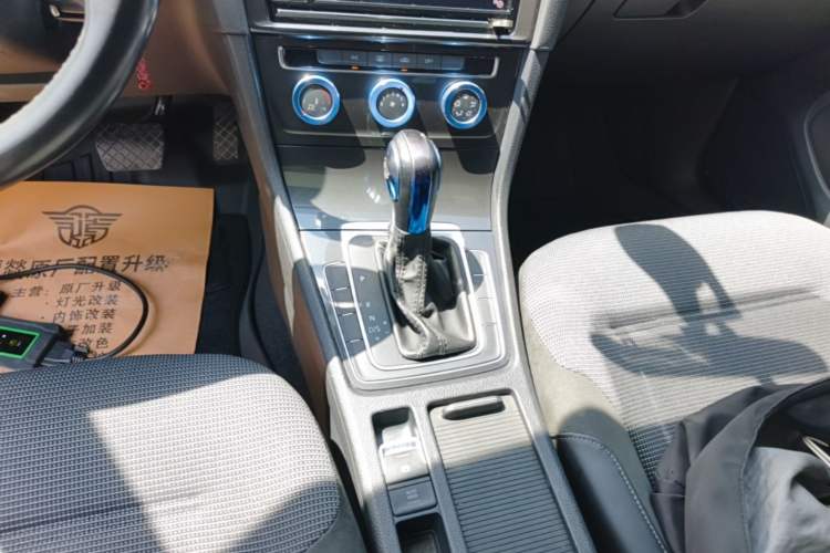 Used Volkswagen Golf 2019 1.6L Automatic Comfort Model China V Standard Gear Lever