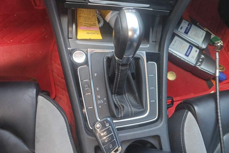 Used Volkswagen Golf 2019 280TSI DSG R-Line China VI Standard Gear Lever
