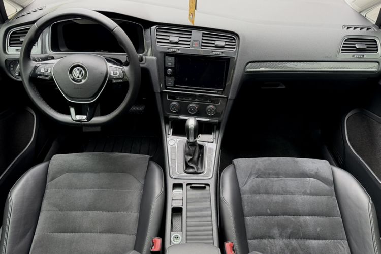 Used Volkswagen Golf 2019 280TSI DSG Luxury Version China VI Standard Gear Lever