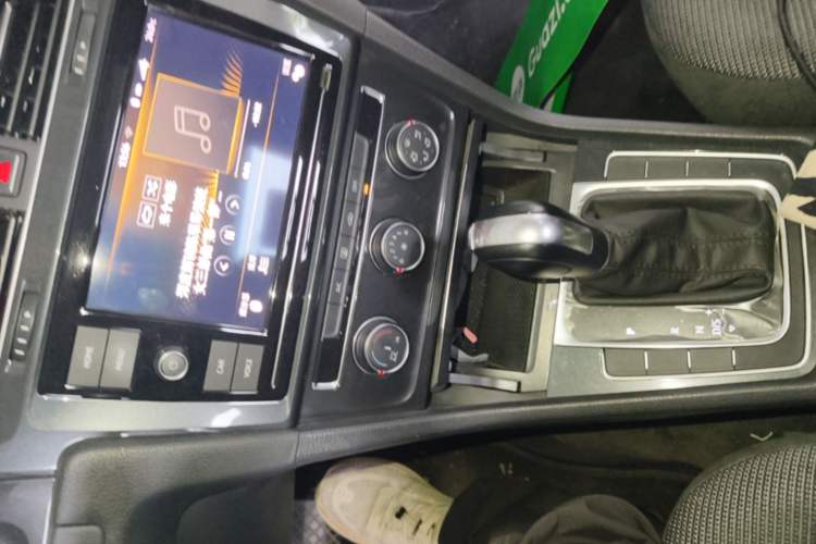 Used Volkswagen Golf 2019 1.6L Automatic Comfort Model China V Standard Gear Lever