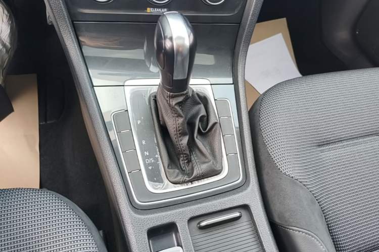 Used Volkswagen Golf 2019 1.6L Automatic Comfort Model China V Standard Gear Lever