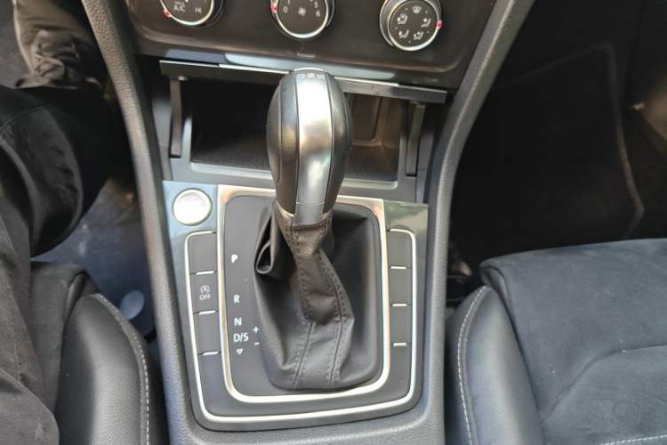 Used Volkswagen Golf 2019 280TSI DSG Luxury Version China V Standard Gear Lever