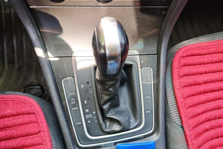 Used Volkswagen Golf 2019 280TSI DSG Comfort Version China VI Standard Gear Lever