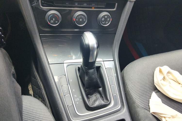 Used Volkswagen Golf 2019 280TSI DSG Comfort Version China V Standard Gear Lever