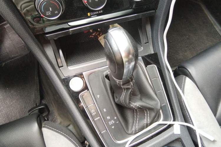 Used Volkswagen Golf 2019 280TSI DSG R-Line Model China V Standard Gear Lever