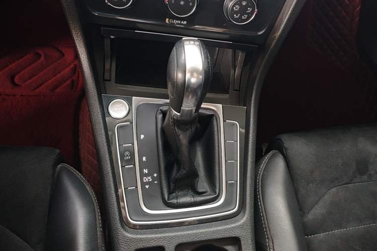 Used Volkswagen Golf 2019 280TSI DSG Luxury Version China V Standard Gear Lever