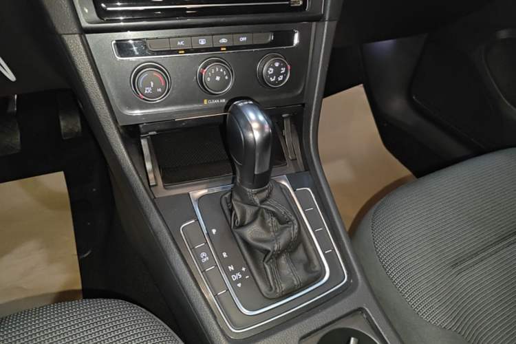 Used Volkswagen Golf 2019 280TSI DSG Comfort Version China V Standard Gear Lever