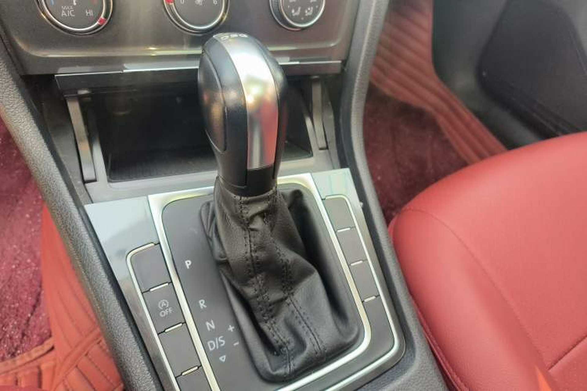 Used Volkswagen Golf 2019 200TSI DSG Comfort & Ambition Edition China VI Standard Gear Lever