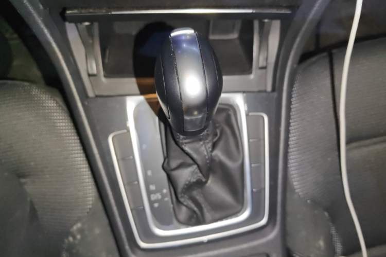 Used Volkswagen Golf 2019 1.6L Automatic Comfort Model China V Standard Gear Lever