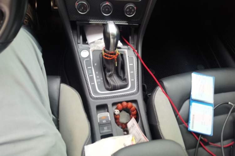 Used Volkswagen Golf 2019 280TSI DSG R-Line China VI Standard Gear Lever