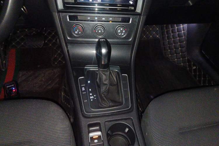 Used Volkswagen Golf 2019 280TSI DSG Comfort Version China V Standard Gear Lever