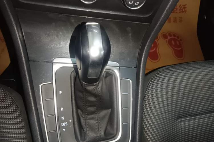 Used Volkswagen Golf 2019 1.6L Automatic Comfort Model China V Standard Gear Lever