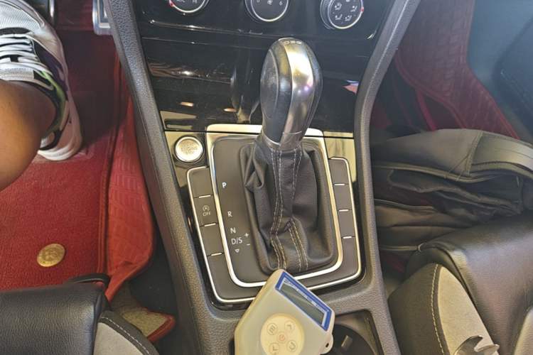 Used Volkswagen Golf 2019 280TSI DSG R-Line Model China V Standard Gear Lever