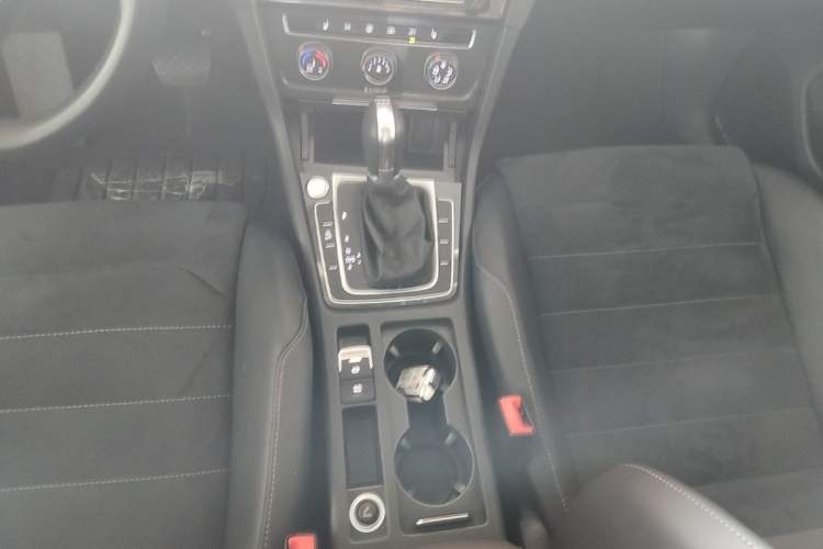 Used Volkswagen Golf 2019 280TSI DSG Luxury Version China VI Standard Gear Lever