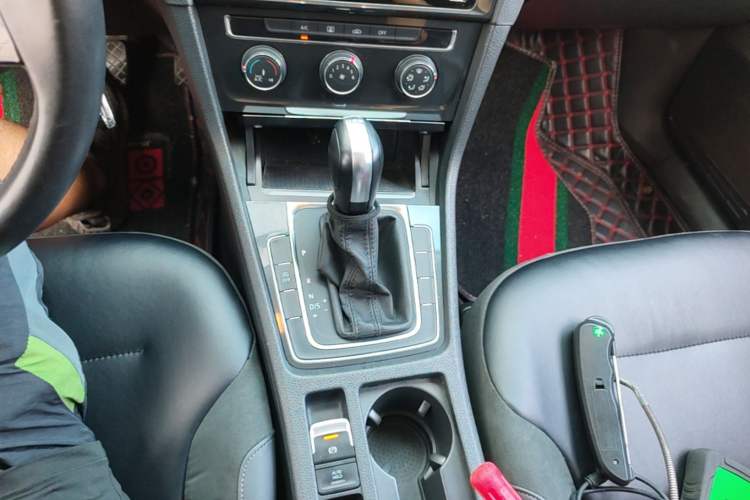 Used Volkswagen Golf 2019 280TSI DSG Comfort Version China V Standard Gear Lever