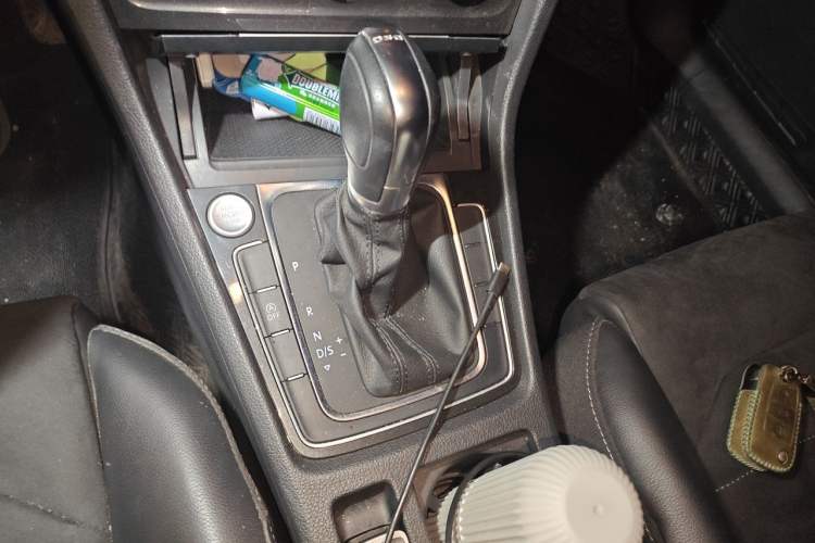 Used Volkswagen Golf 2019 280TSI DSG Luxury Version China VI Standard Gear Lever