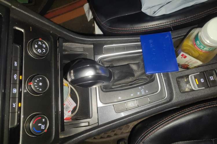 Used Volkswagen Golf 2019 200TSI DSG Comfort & Ambition Edition China VI Standard Gear Lever