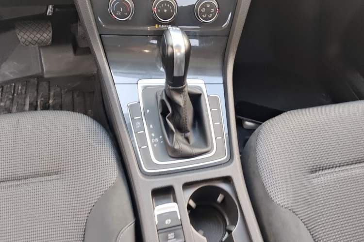 Used Volkswagen Golf 2019 280TSI DSG Comfort Version China V Standard Gear Lever