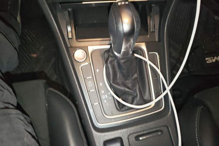 Used Volkswagen Golf 2019 280TSI DSG Luxury Version China VI Standard Gear Lever