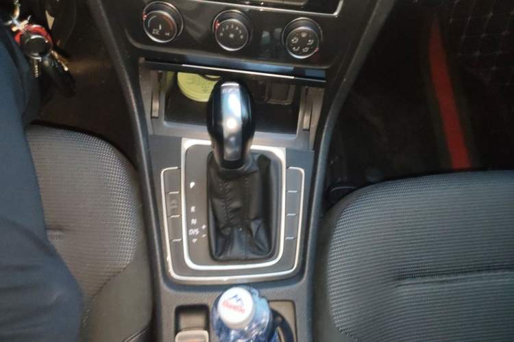 Used Volkswagen Golf 2019 280TSI DSG Comfort Version China VI Standard Gear Lever