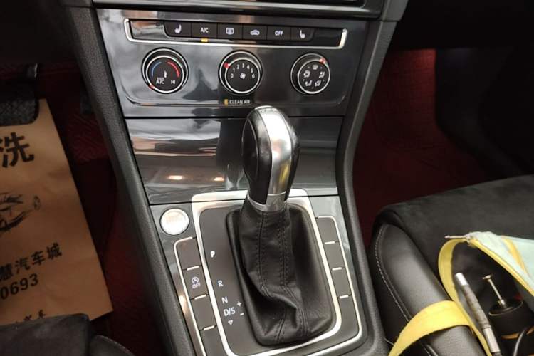 Used Volkswagen Golf 2019 280TSI DSG Luxury Version China V Standard Gear Lever