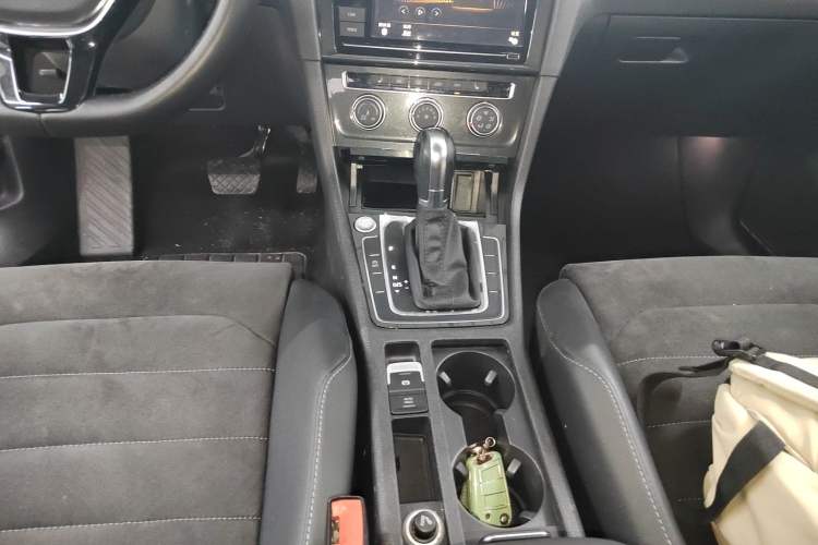 Used Volkswagen Golf 2019 280TSI DSG Luxury Version China VI Standard Gear Lever