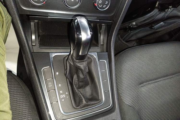 Used Volkswagen Golf 2019 280TSI DSG Comfort Version China V Standard Gear Lever
