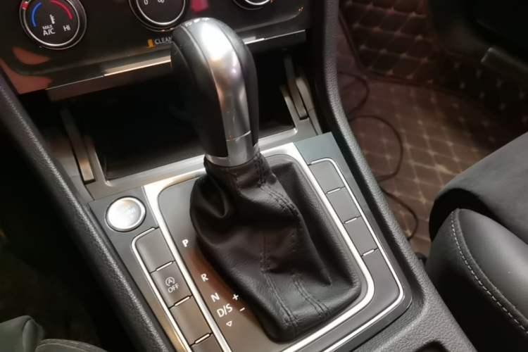 Used Volkswagen Golf 2019 280TSI DSG Luxury Version China V Standard Gear Lever