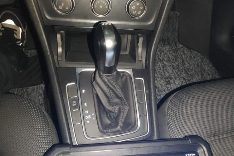 Used Volkswagen Golf 2019 280TSI DSG Comfort Version China V Standard Gear Lever