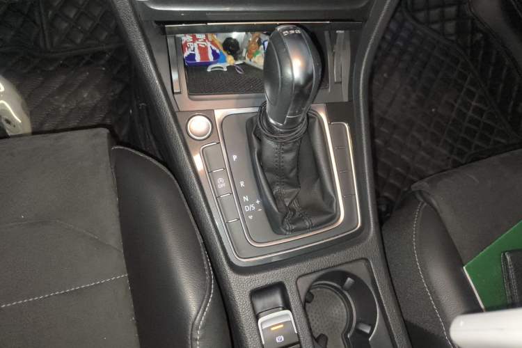 Used Volkswagen Golf 2019 280TSI DSG Luxury Version China VI Standard Gear Lever