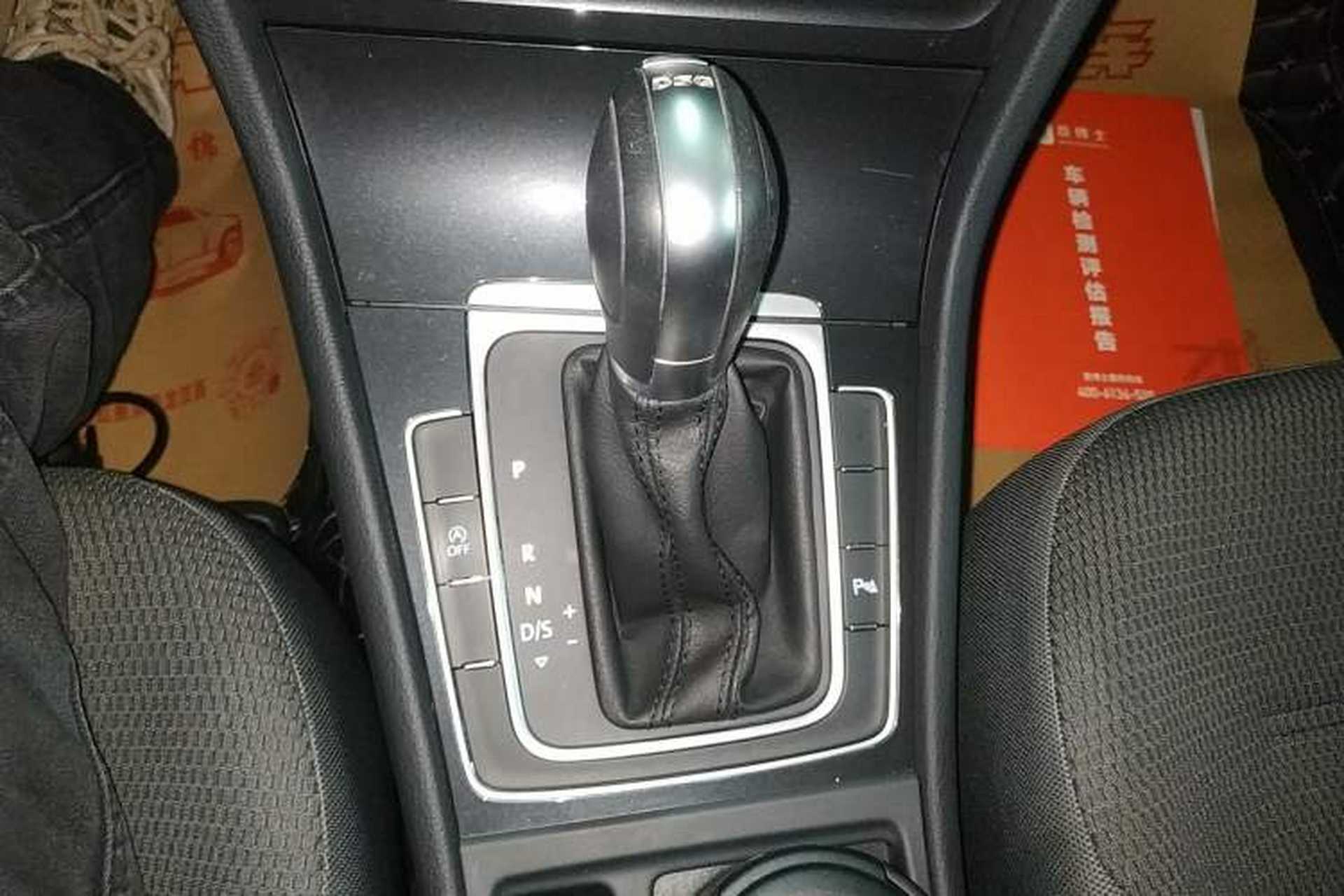 Used Volkswagen Golf 2019 1.8TSI Travel Edition Gear Lever