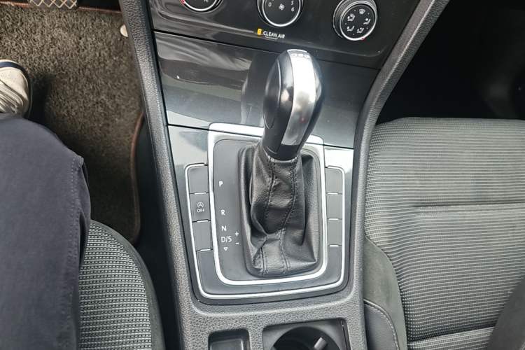 Used Volkswagen Golf 2019 280TSI DSG Comfort Version China V Standard Gear Lever