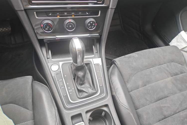 Used Volkswagen Golf 2019 280TSI DSG Luxury Version China V Standard Gear Lever