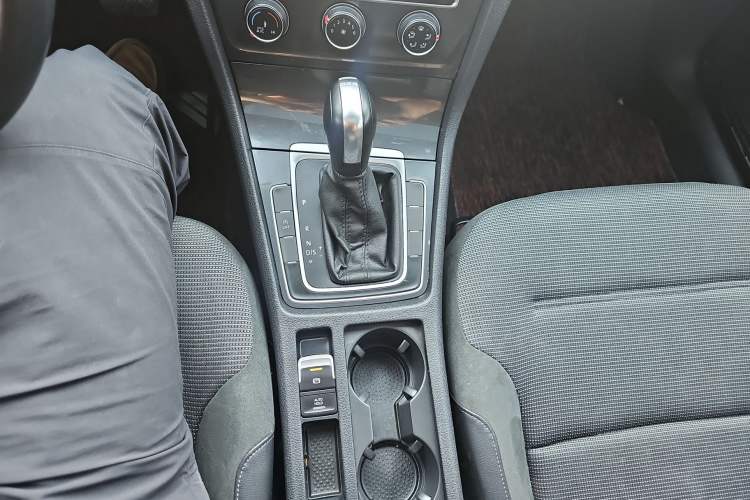 Used Volkswagen Golf 2019 280TSI DSG Comfort Version China VI Standard Gear Lever