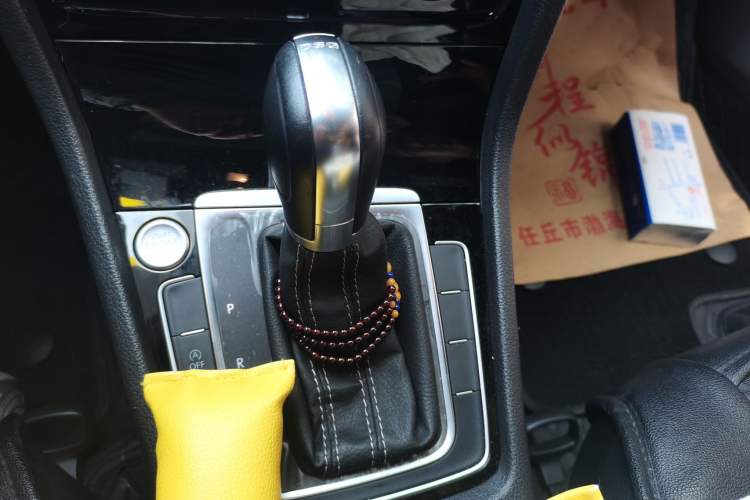 Used Volkswagen Golf 2019 280TSI DSG R-Line China VI Standard Gear Lever